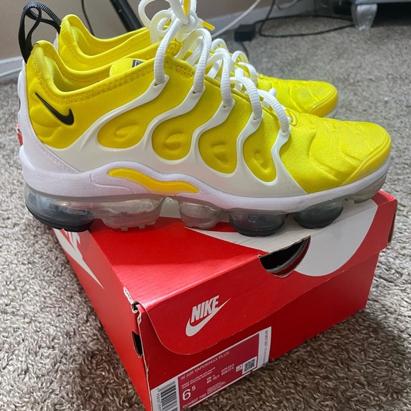 yellow womens vapormax